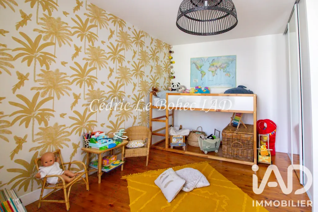 Bedrooms - Family House with Pool in Saint-Leu-La-Forêt
