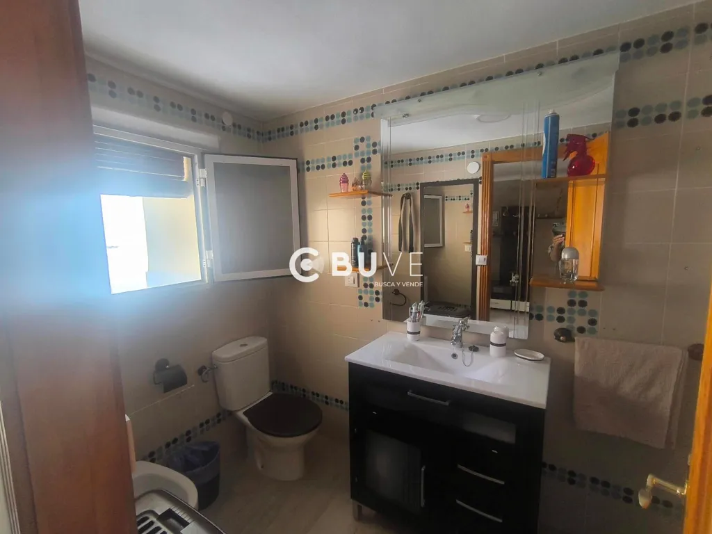 Bathrooms - Semi-detached House with Three Patios in Lucena