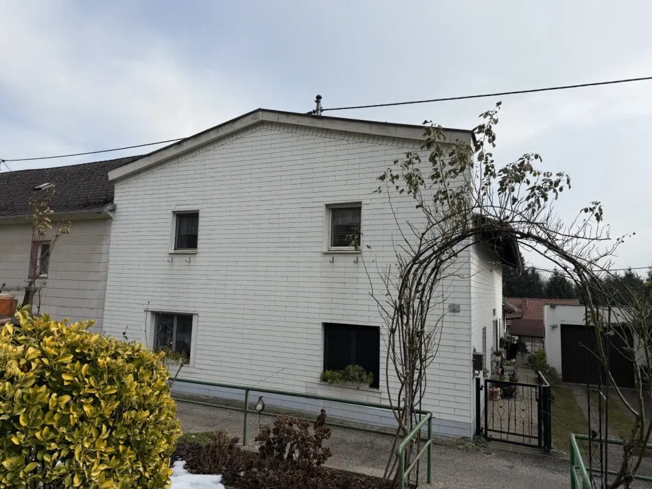 Extérieur - Multi-Generational House with Garden in Enns