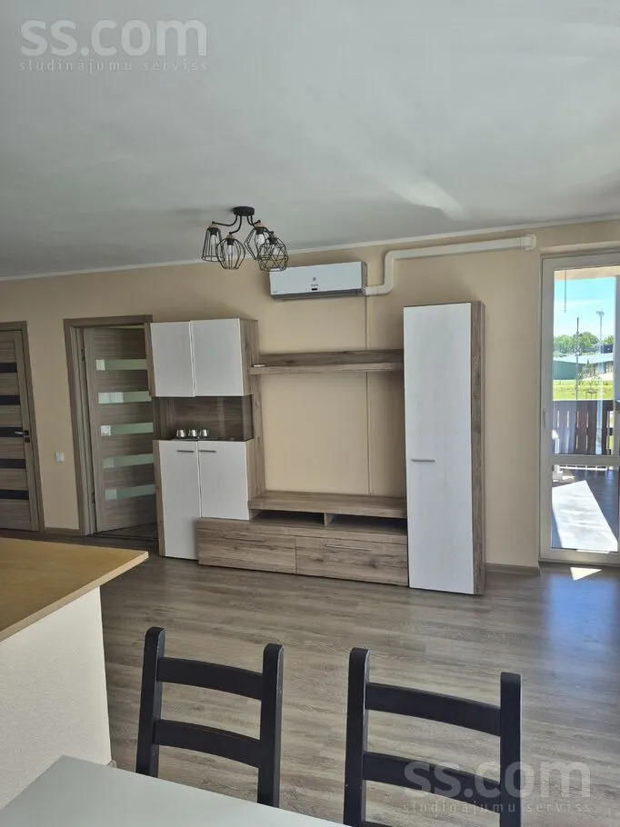Söögituba - Bright 2-Bedroom Flat with Balcony in Salaspils