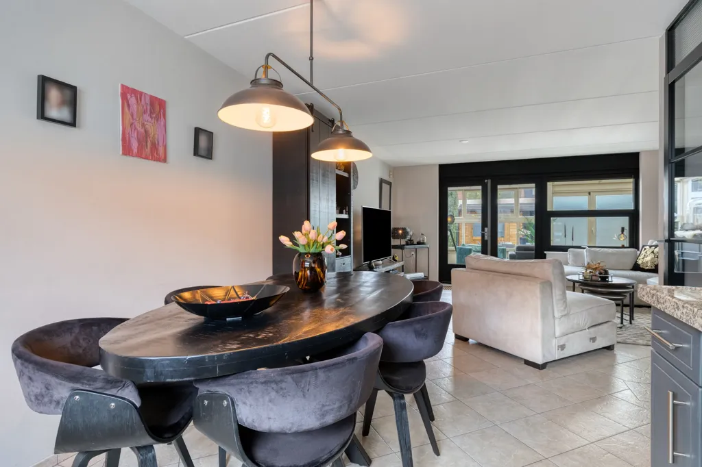 Söögituba - Corner House with Private Driveway in Hoorn
