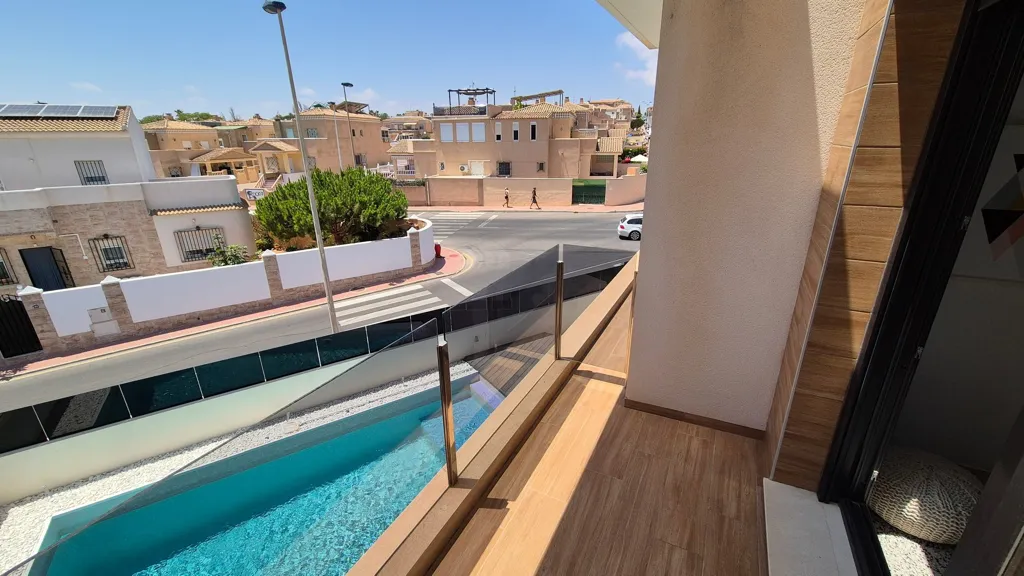Rõdu - Luxury Villa with Pool in Torrevieja