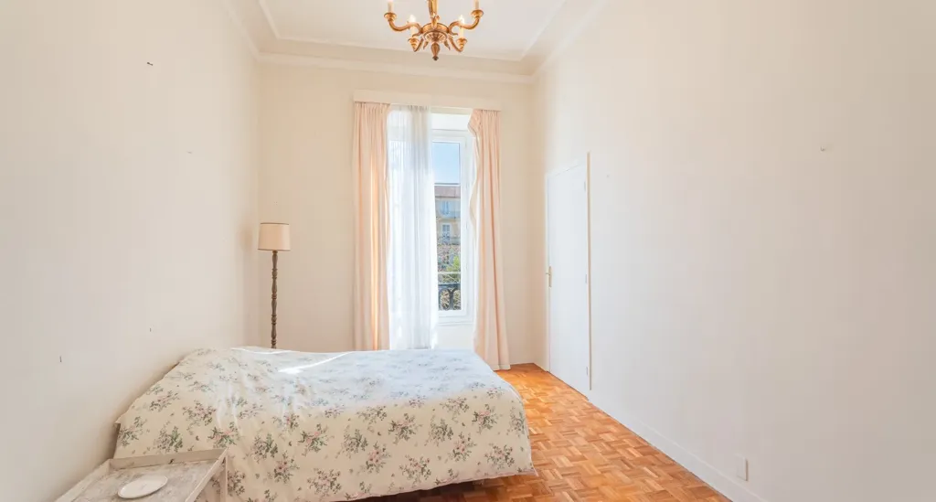 Chambres - Appartement Belle Époque avec Balcons à Nice