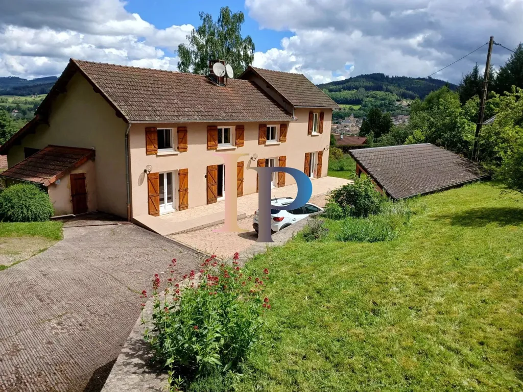 Extérieur - Maison avec Parc et Vue Panoramique à Chauffailles