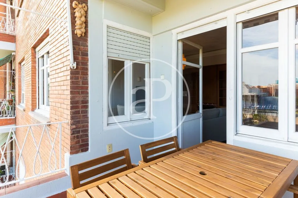 Rõdu - Luxury Apartment with River View in Valencia