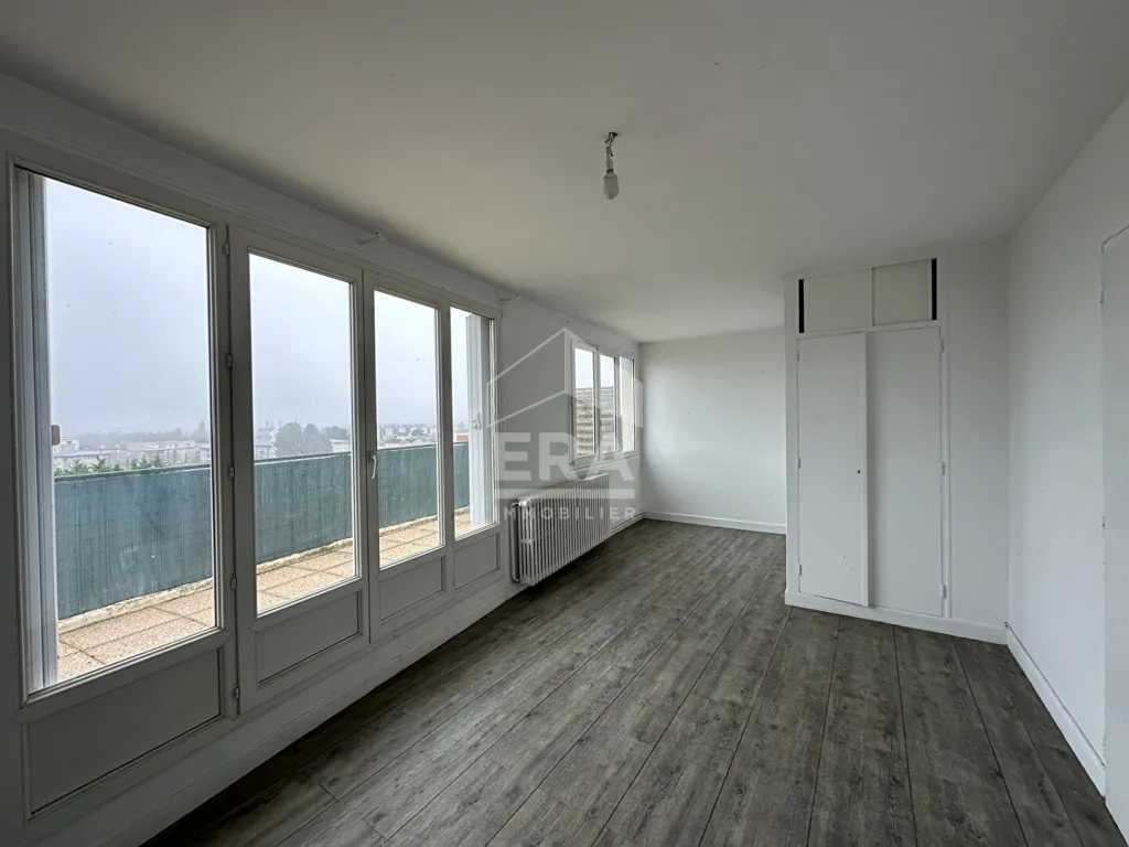 Pièces - Appartement 2 Pièces avec Terrasse à Châteauroux