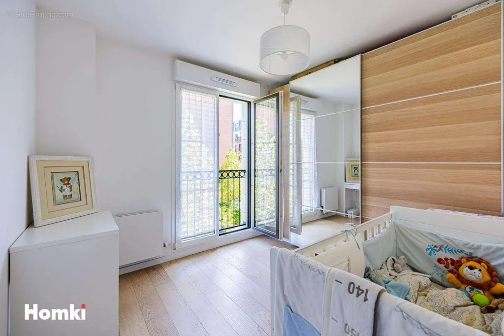 Magamistoad - Modern Apartment with Parking in Puteaux