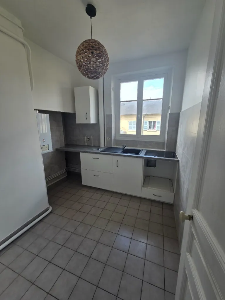 Cuisine - Appartement Lumineux avec Digicode à Saint-Louis
