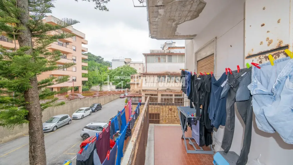Balcon - Bright Trilocale with Balcony in Messina