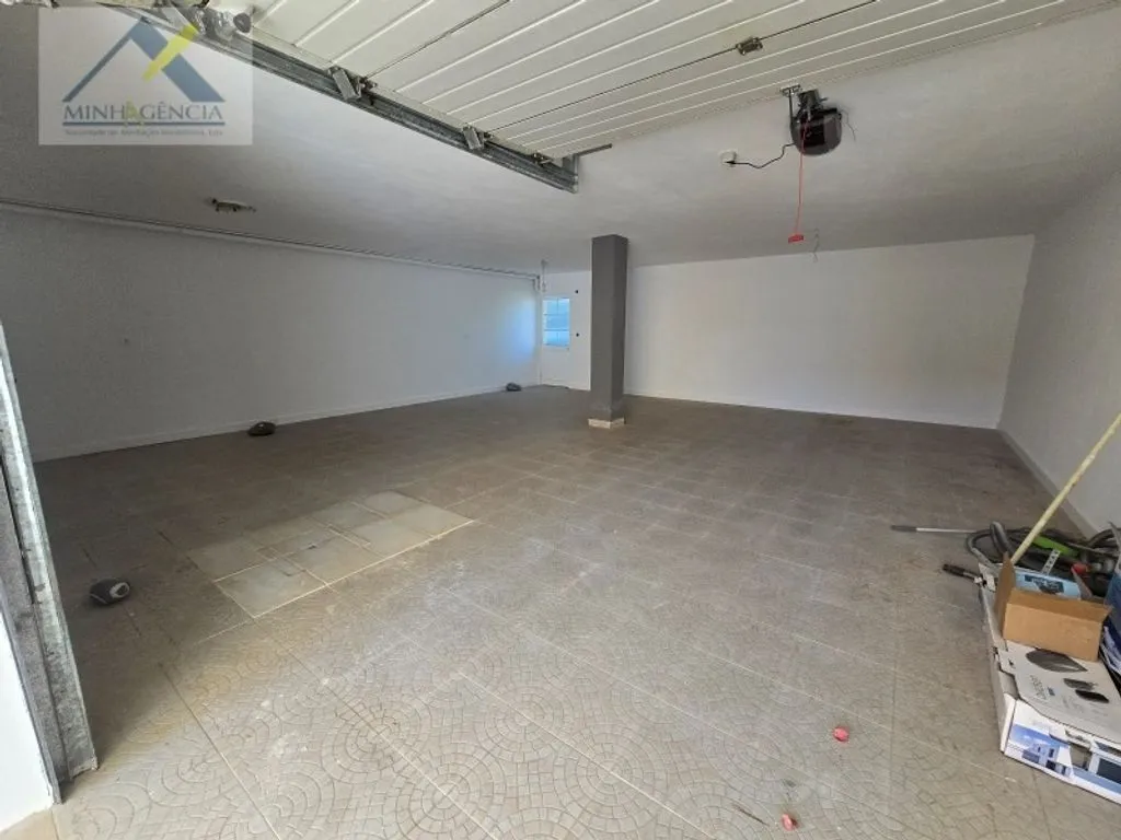 Garaaž - Luxury Semidetached House with Pool in Setúbal