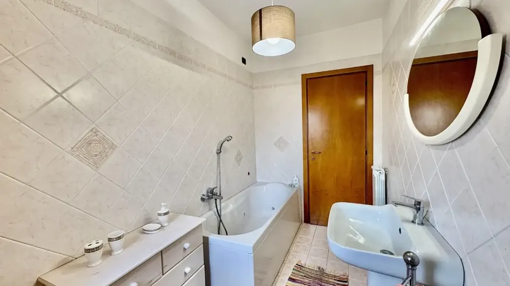 Salles de bain - Bright Bilocale with Terrace in Castelfiorentino