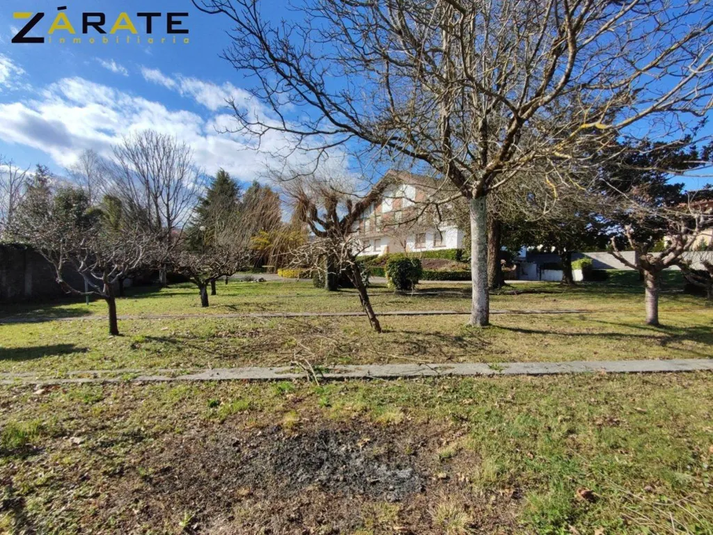 Aed - 10-Room House with Pool in Larrabetzu