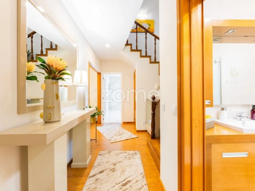 Esik - Luxury House with Garden in Vimieiro, Braga