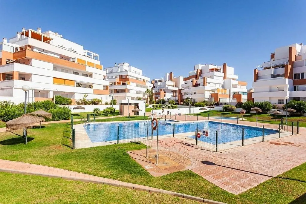 Bassein - Penthouse with Pool in Playa Serena