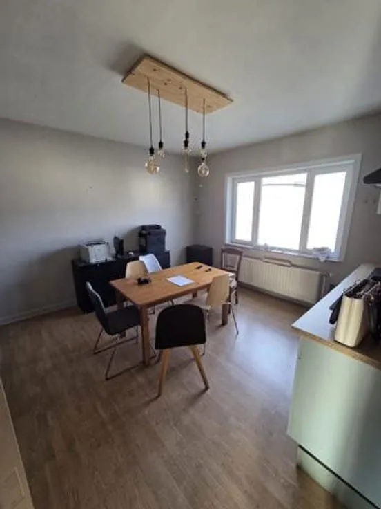Salle à manger - Appartement Rénové avec Cuisine Équipée