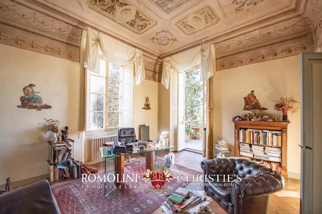 Kabinet - 18th-Century Villa with Panoramic Views near Pisa