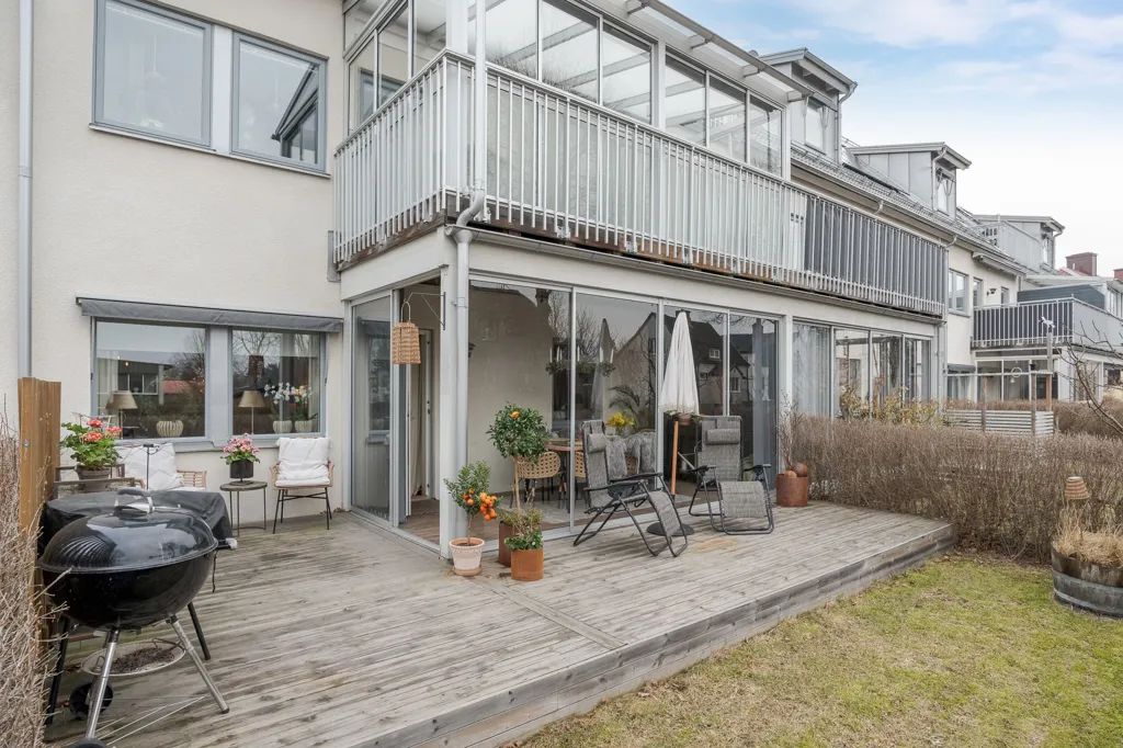 Terrass - Modern Apartment with Corner Location in Katrineholm