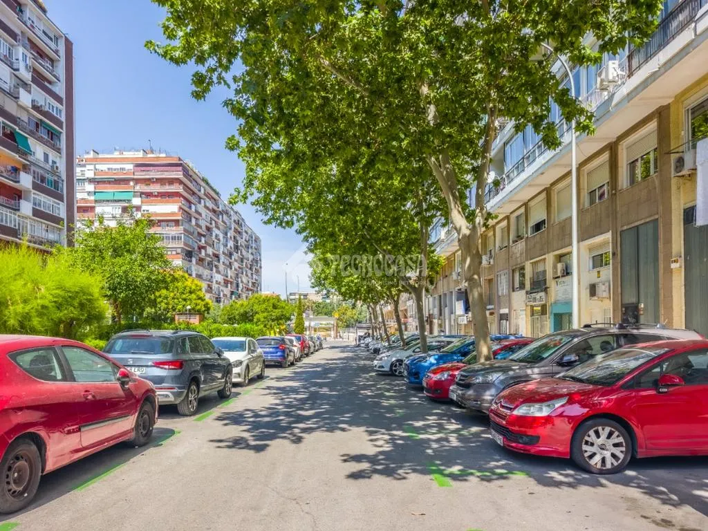Exterior - Commercial Unit with Two Floors in Madrid