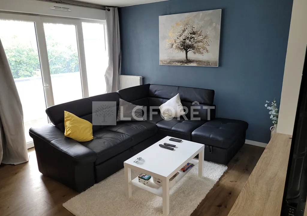 Séjour - Appartement Lumineux avec Balcon à Thiais