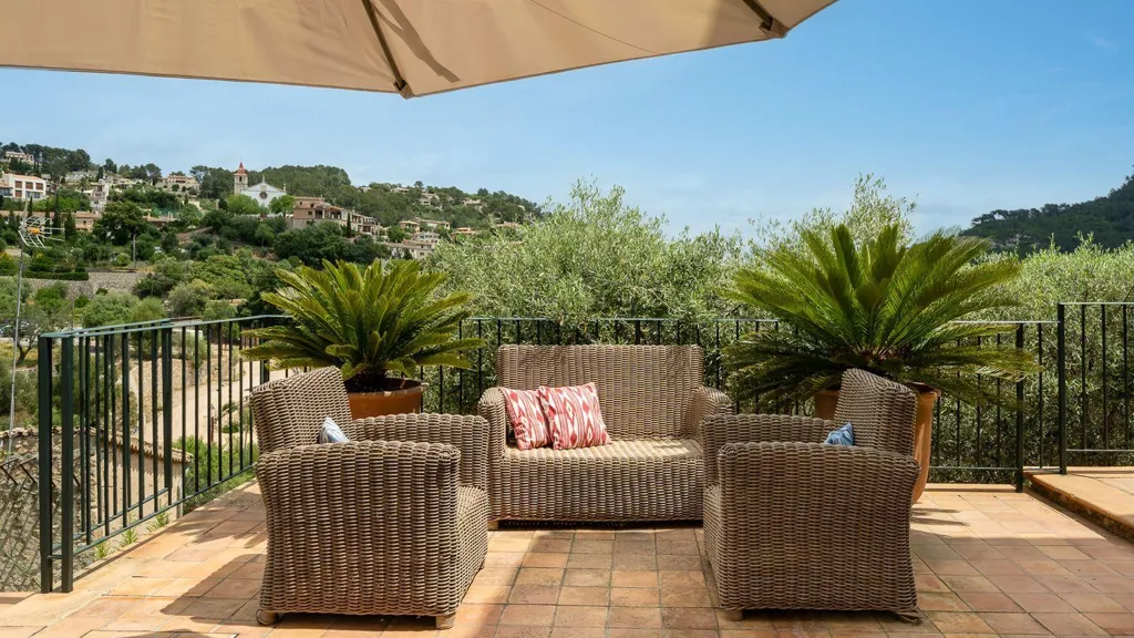 Terrazza - Classical Villa with Pool in Puigpunyent