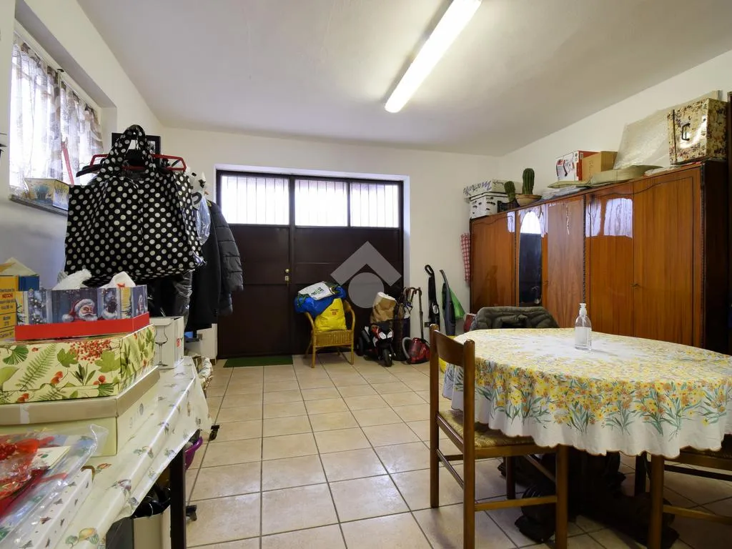 Salle à manger - Duplex Villa with Private Courtyard in Pieve Emanuele