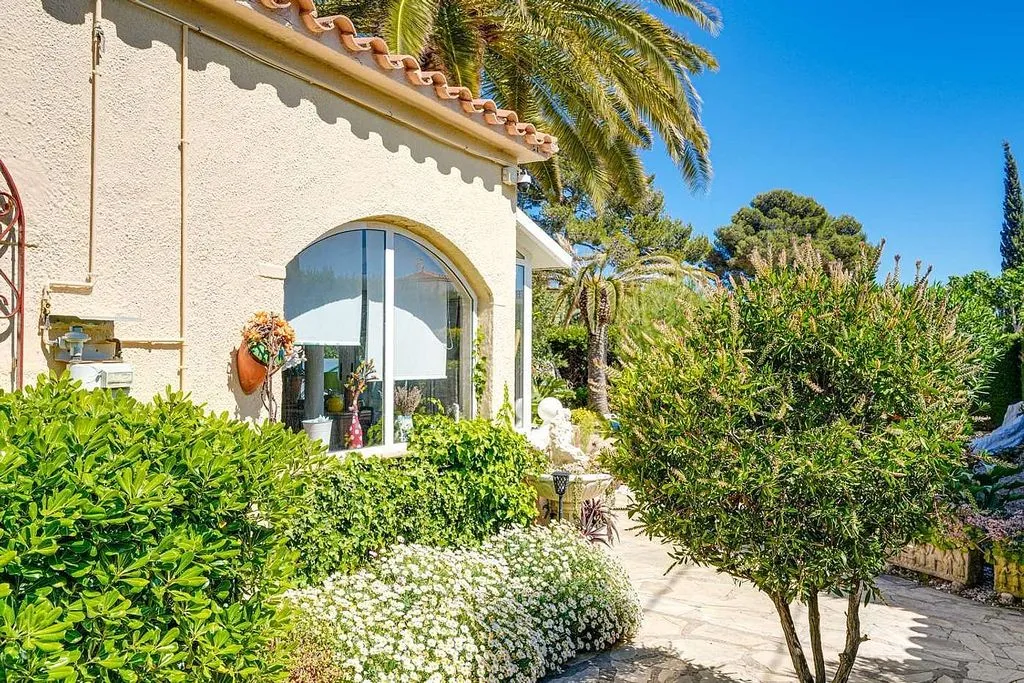 Exterior - Chalet with Pool and Terrace in Mont-Roig