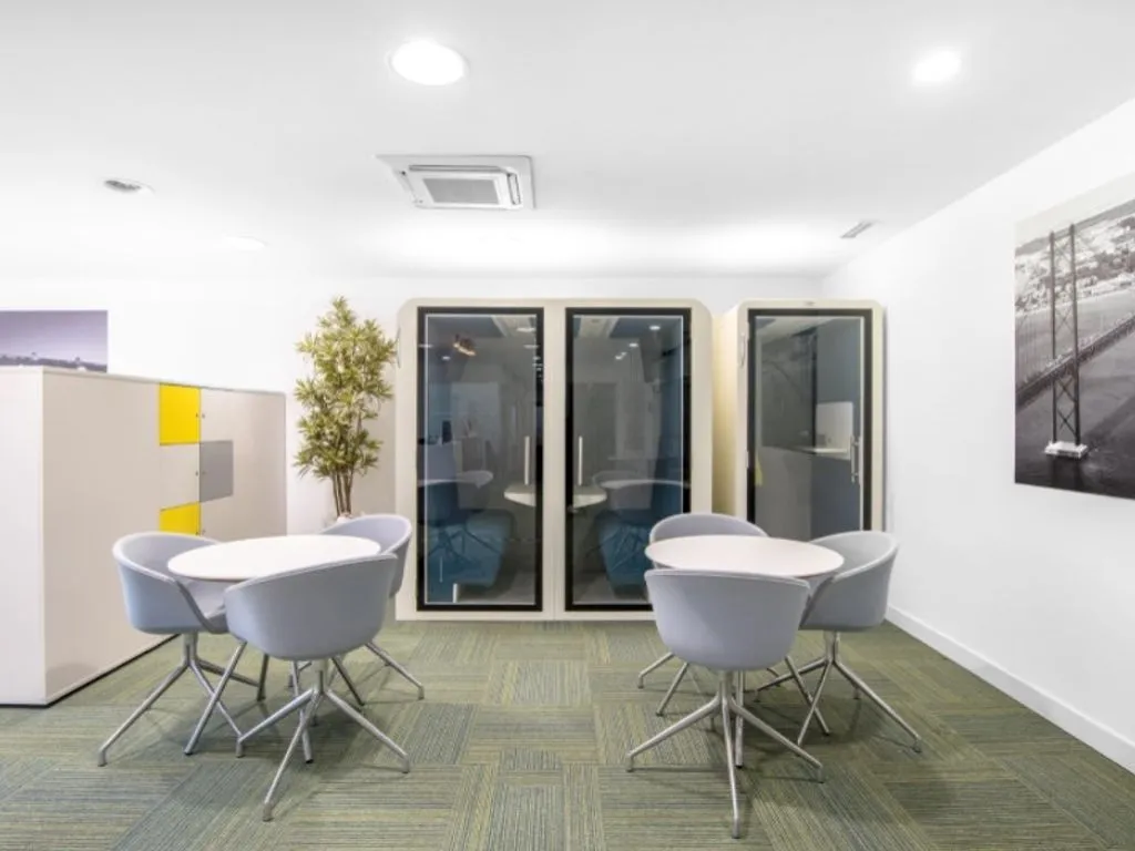 Studio - Commercial Offices with Avenida Access in Oeiras