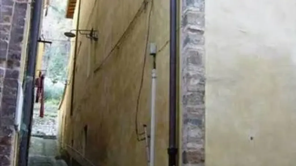 Aed - Restoration-Ready Apartment in San Severino Marche