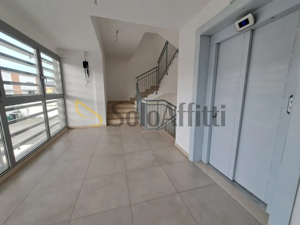 Entrée - Open Space Office with Parking in Sesto Fiorentino