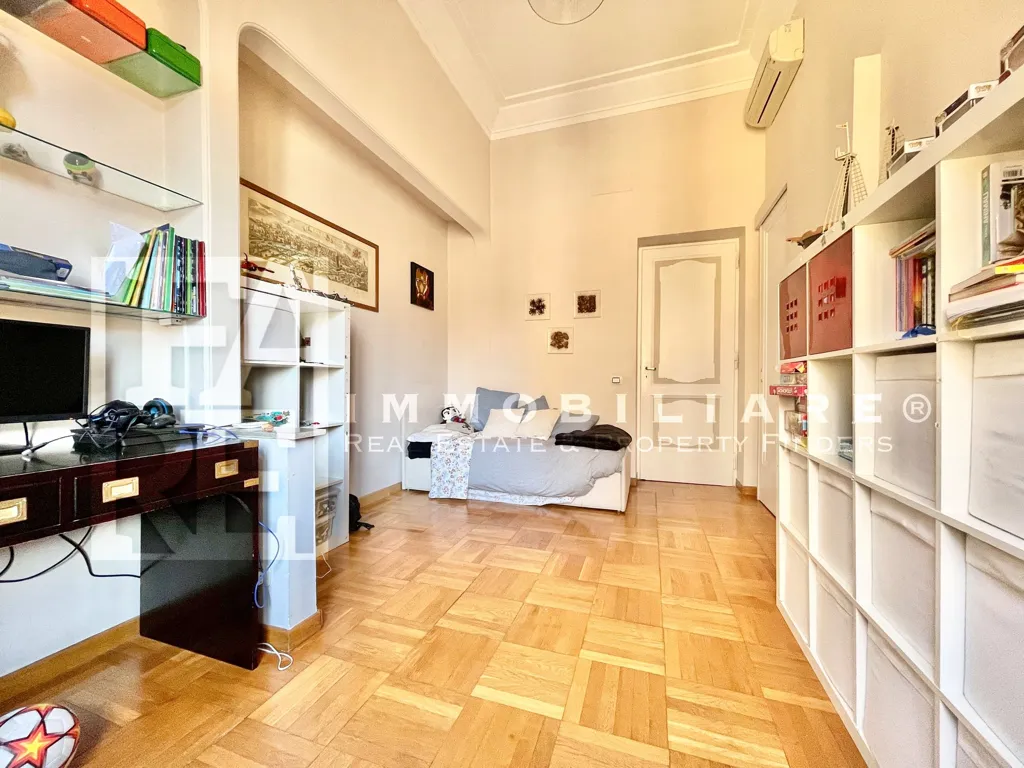 Magamistoad - Renovated Apartment with Private Courtyard in Parioli