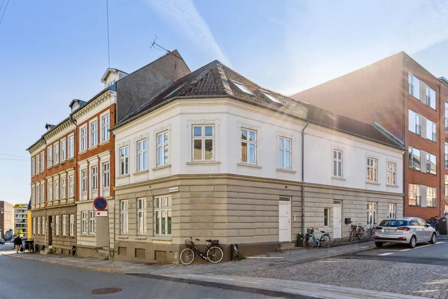 Välivaade - Corner Property with Garden Access in Frederiksbjerg