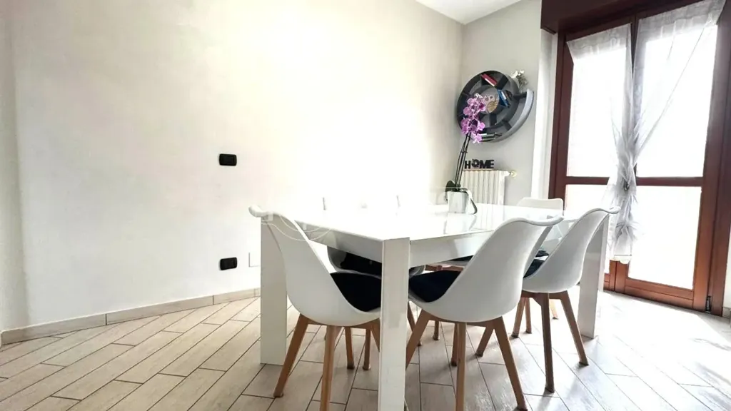 Söögituba - Modern Apartment with Triple Aspect View in Givoletto