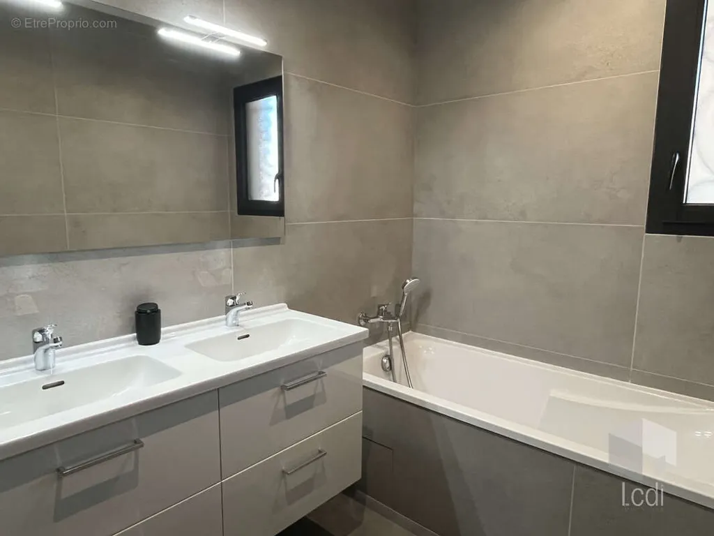 Bagni - Recent Flat-Plan House with Terrace in Montélimar