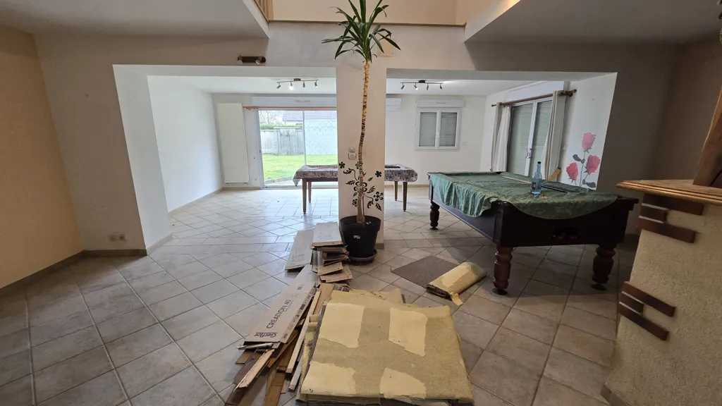 Séjour - Maison de Type F6 avec Jardin à Proximité