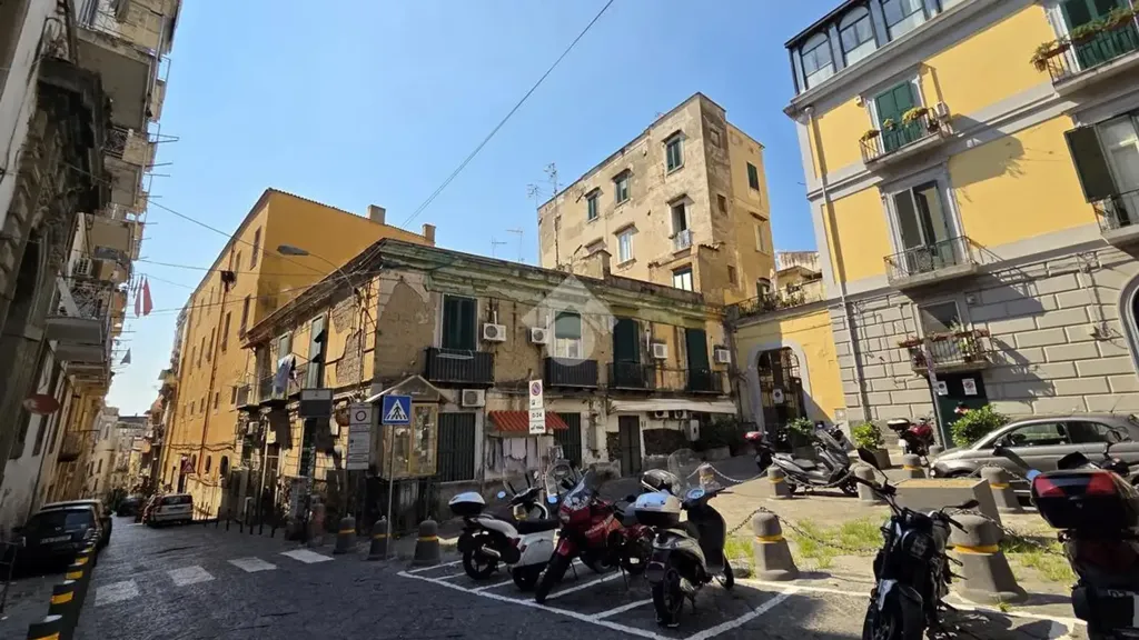Extérieur - Three-Bedroom Apartment with Terrace in Naples