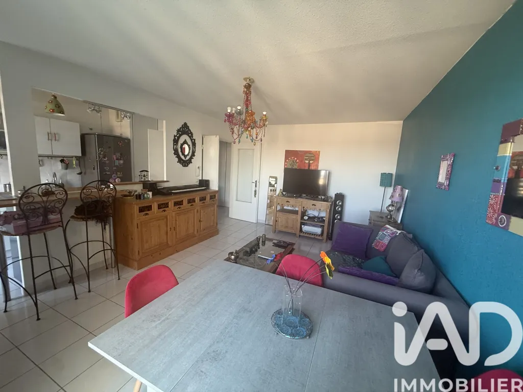 Söögituba - Bright Apartment with Terrace in Nîmes