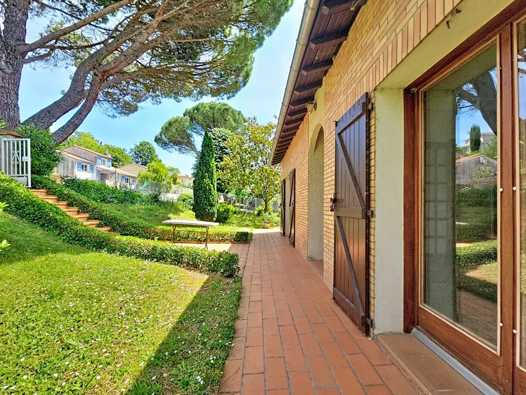 Terrasse - Maison de Plain-Pied avec Jardin à Drémil-Lafage