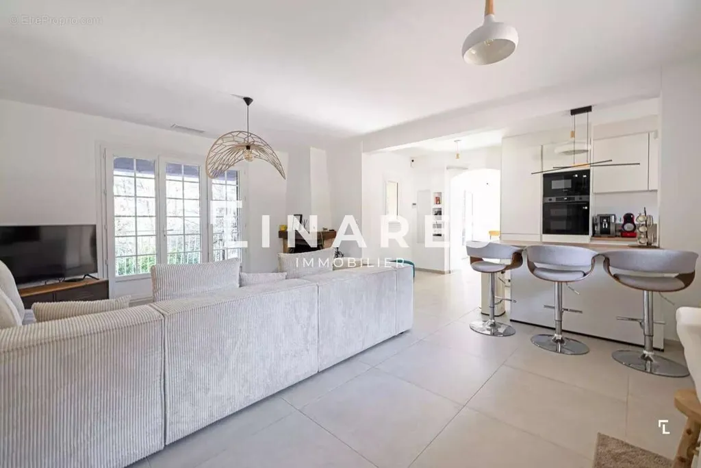 Elutuba - Chic Villa with Pool in Aubagne
