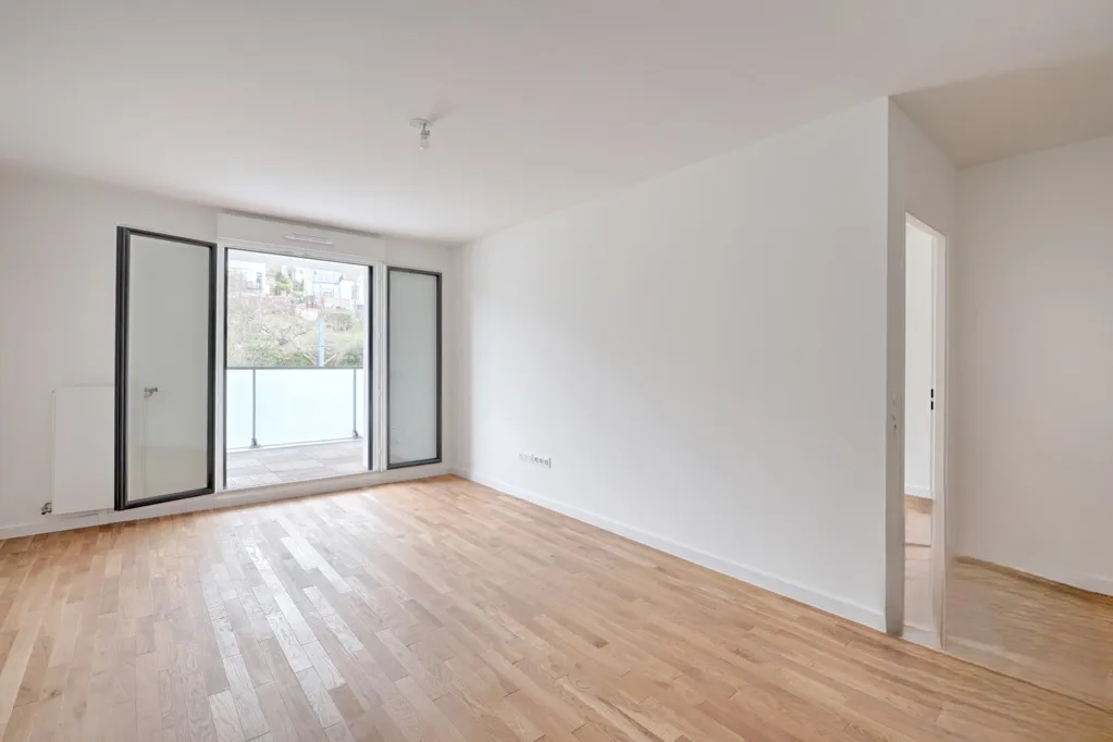 Toad - Contemporary Flat with Balcony in Saint-Cloud