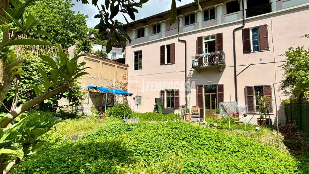 Aed - Triplex with Private Garden in Biella Centre