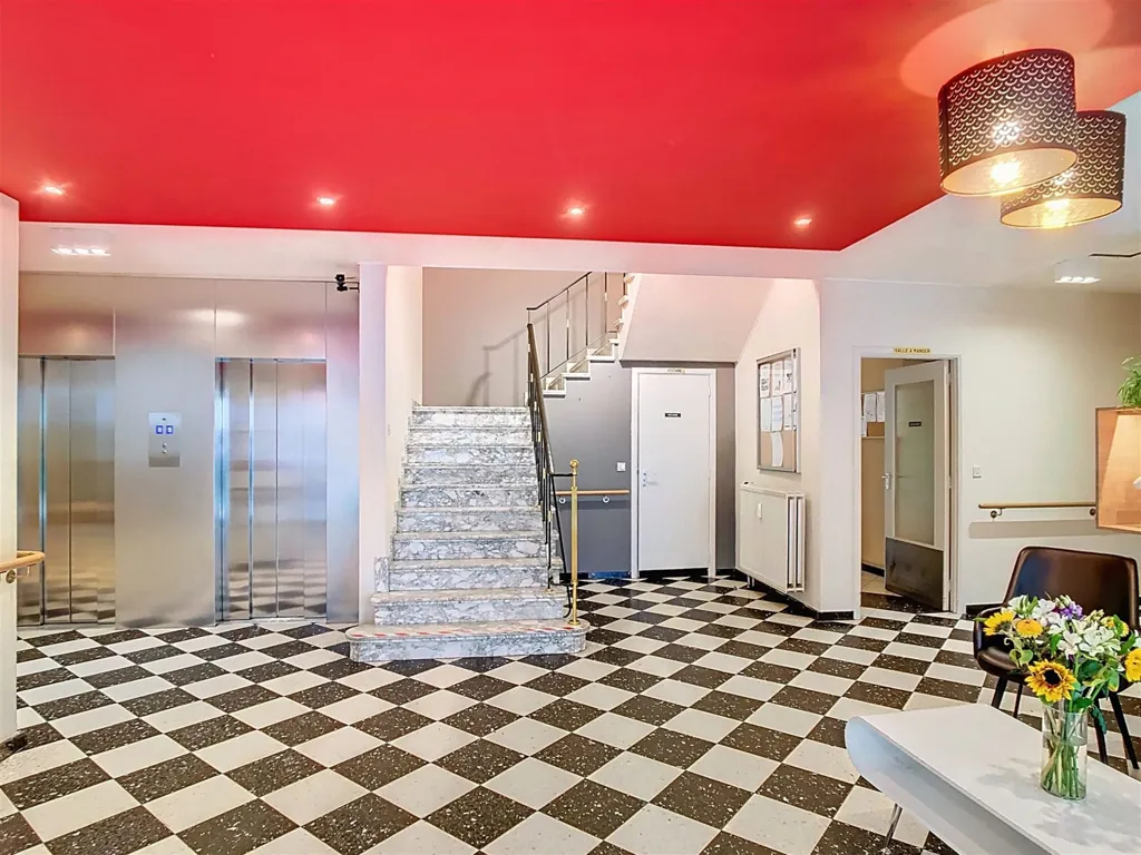 hallway_entrance