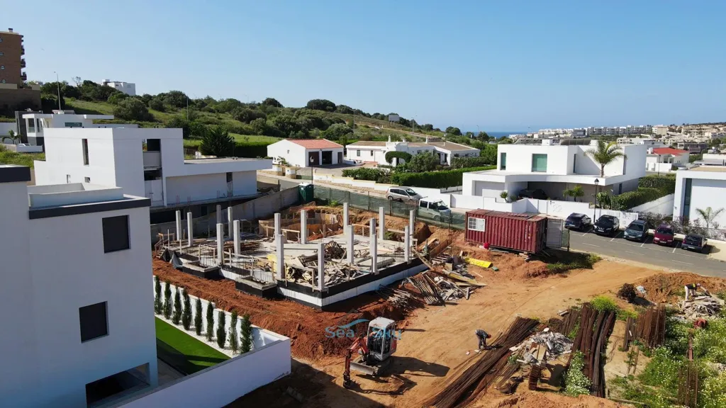 Välivaade - Contemporary Villa with Pool near Porto do Mos