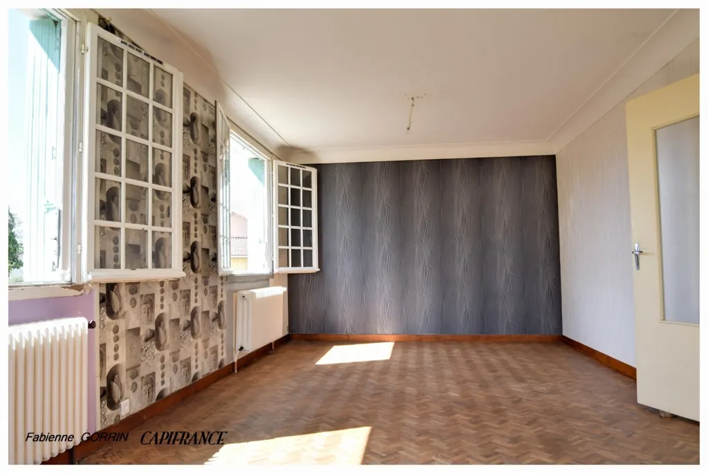 Rooms - 8-Piece House with Garage in Aigondigné