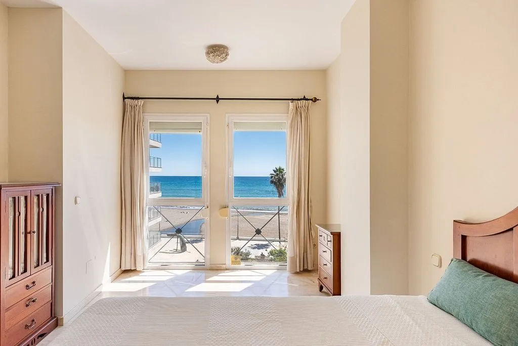 Chambres - Apartment with Sea Views on Estepona Promenade