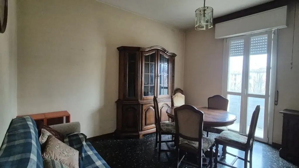 Salle à manger - Trilocale with Garage in Modena's Buon Pastore