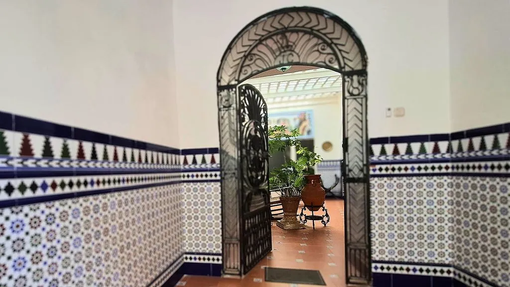 hallway_entrance
