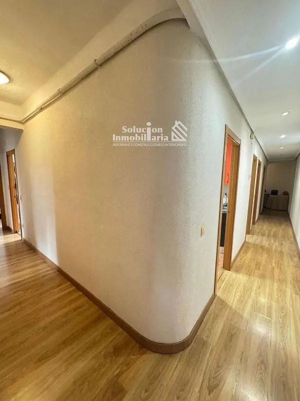 Entrée - Apartment with Plaza Views in La Fuente