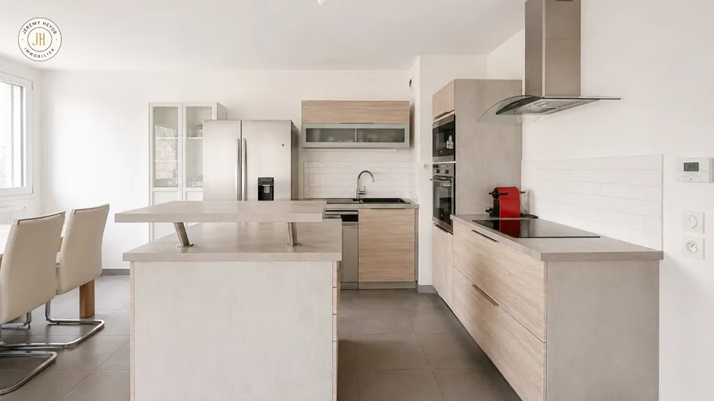 Köök - Modern Flat with Balcony in Saint-Priest Centre-Ville