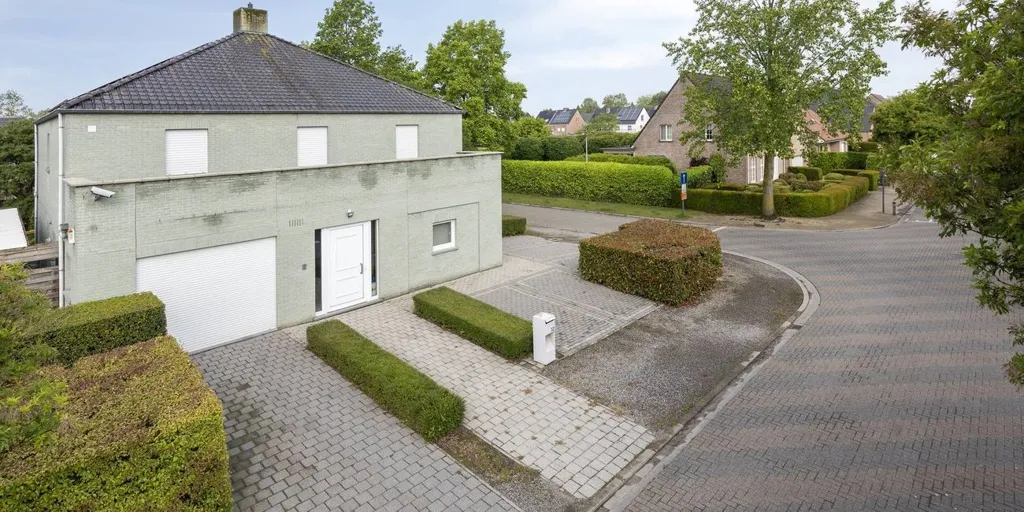 Vue aérienne - Maison avec Espace Bureau dans le Quartier Prisé de Hoogstraten
