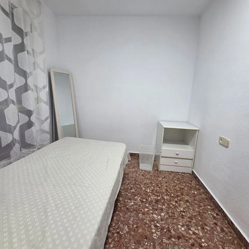 Chambres - Furnished Flat with Balcony in Valencia Centre